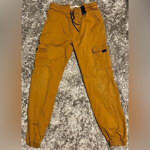 Levi's big boy’s mustard/khaki Cargo Joggers
